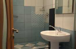 Apartament de 3 camere, 77 mp, parcare, zona Carpatilor 