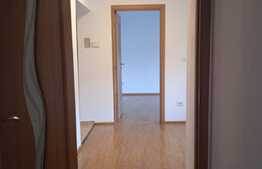 Apartament de 3 camere, 77 mp, parcare, zona Carpatilor 