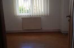 Apartament de 3 camere, 77 mp, parcare, zona Carpatilor 