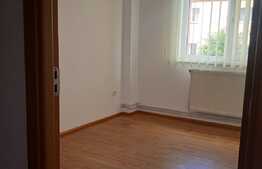 Apartament de 3 camere, 77 mp, parcare, zona Carpatilor 