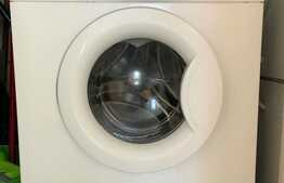 3 camere, semidecomandat, renovat recent, balcon,  zona strazii Gr.Alexandrescu.Disponibil cu 1 Februarie