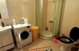 Apartament de 3 camere, 56 mp, parcare, balcon, zona centrală!