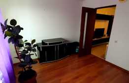 Apartament de 3 camere, 56 mp, parcare, balcon, zona centrală!