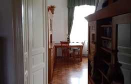 Blitz propune spre vanzare o proprietate cu istorie in Razboieni. Unica !!! 600 mp construiti, 6000 mp teren imprejmuit, 800 mp parcare iluminata/pavata