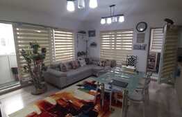 Etaj intermediar, expunere sudica, balcoane inchise, zona centrala