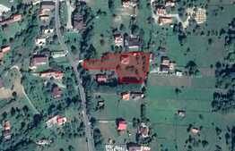 Teren cu casa boiereasca, 4000 mp, aproape de castelul Bran!