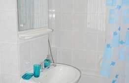 Garsoniera de 40 mp, balcon, parcare, zona Astra