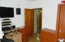 Apartament spatios de vanzare cu 3 camere, in zona magazinului Profi