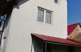 Casa cu potential 210 mp utili, teren de 250 mp, in Zarnesti!