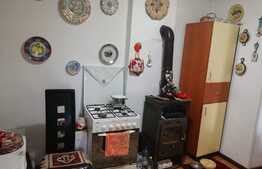 Casa cu potential 210 mp utili, teren de 250 mp, in Zarnesti!