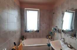 Apartament de 2 camere, 51 mp, 3 balcoane, parcare, zona Eroilor