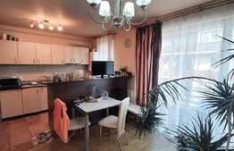 Apartament de 2 camere, 51 mp, 3 balcoane, parcare, zona Eroilor