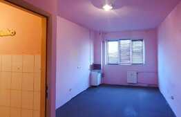 Garsoniera renovabila, etaj intermediar, zona Lombului