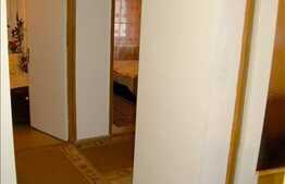 Apartament 3 camere, 65 mp utili, decomandat, boxa la subsol, zona Piata Flora