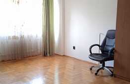 Apartament de 3 camere, 85 mp, 2 locuri parcare, zona Emag