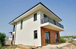 Casa 124 utili, 445 mp teren, panorama, utilititati, acces bus!