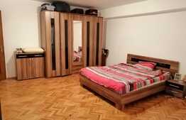 Apartament de 2 camere decomandate in Piata Cipariu