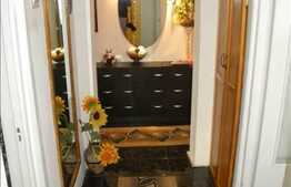 4 camere decomandate de vanzare, 65 mp, zona Nora. Loc de parcare inclus!