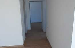 Penthouse de 3 camere, 70 mp, lift, terase, parcare, in Floresti 