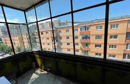 Apartamant de 3 camere, 67 mp, decomandat, 2 balcoane, zona Profi