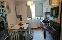 Apartament 3 camere decomandate, etaj intermediar, zona Iulius Mall