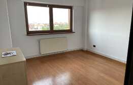 Apartament de 2 camere, 60 mp, nemobilat, Centru Civic