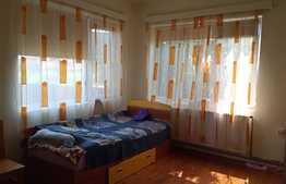 De vanzare casa traditionala cu 900 mp teren, Sanicoara!