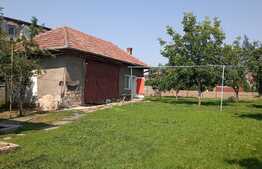 De vanzare casa traditionala cu 900 mp teren, Sanicoara!