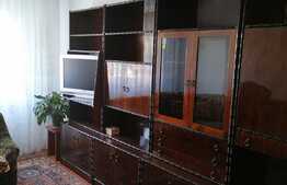 Apartament de 3 camere, 80 mp, decomandat, Racadau, strada Molidului