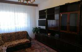 Apartament de 3 camere, 80 mp, decomandat, Racadau, strada Molidului