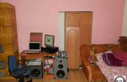 Vanzare apartament 2 camere, 56 mp utili, zona Piata Unirii, acces din strada