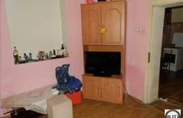 Vanzare apartament 2 camere, 56 mp utili, zona Piata Unirii, acces din strada