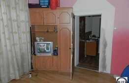 Vanzare apartament 2 camere, 56 mp utili, zona Piata Unirii, acces din strada