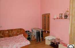 Vanzare apartament 2 camere, 56 mp utili, zona Piata Unirii, acces din strada