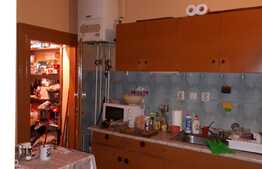 Apartament de 2 camere, la casă, zona Blumăna