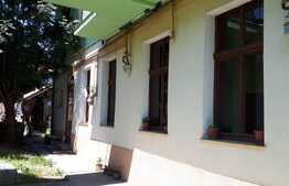 Apartament de 2 camere, la casă, zona Blumăna