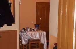 Apartament de 2 camere, la casă, zona Blumăna