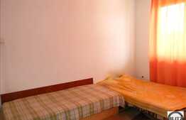 Vanzare 2 camere plus boxa la subsol in zona Hermes