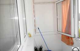 Vanzare 2 camere plus boxa la subsol in zona Hermes