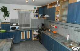 De vanzare apartament 4 camere, 79 mp utili, zona Oltului, 2 boxe si loc parcare