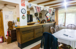 Pensiune de 570 mp, 14 camere cu bai proprii, teren de 2370 mp + anexe, Fundata, Brasov