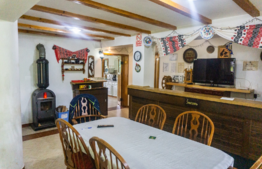 Pensiune de 570 mp, 14 camere cu bai proprii, teren de 2370 mp + anexe, Fundata, Brasov