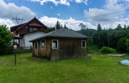 Pensiune de 570 mp, 14 camere cu bai proprii, teren de 2370 mp + anexe, Fundata, Brasov