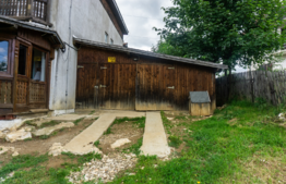 Pensiune de 570 mp, 14 camere cu bai proprii, teren de 2370 mp + anexe, Fundata, Brasov