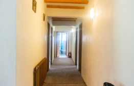 Pensiune de 570 mp, 14 camere cu bai proprii, teren de 2370 mp + anexe, Fundata, Brasov