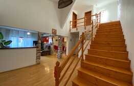 Casa moderna cu o compartimentare foarte buna, 230 mp, in Tarlungeni