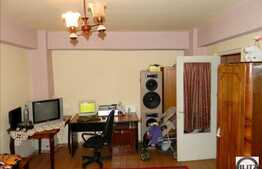 Apartament de vanzare 3 camere, 76 mp utili, zona Aurel Vlaicu, cu parcare