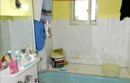 Apartament de vanzare 3 camere, 76 mp utili, zona Aurel Vlaicu, cu parcare