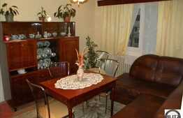 Vanzare apartament 4 camere, 54 mp utili + balcon, zona Retezat, loc parcare