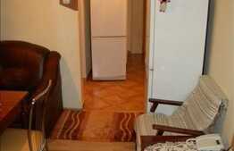 Vanzare apartament 4 camere, 54 mp utili + balcon, zona Retezat, loc parcare